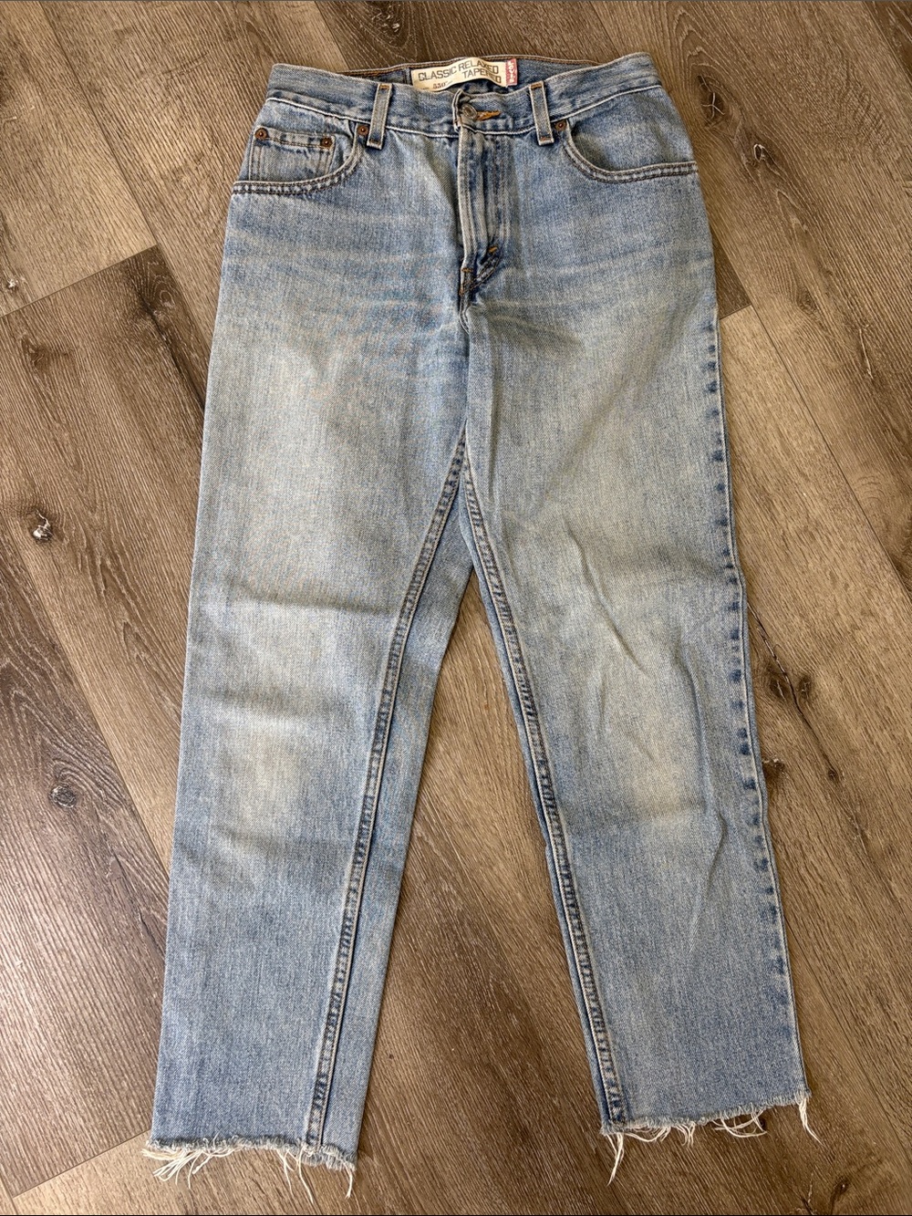 Levi's Classic Relaxed Tapered Light Blue Jeans 550